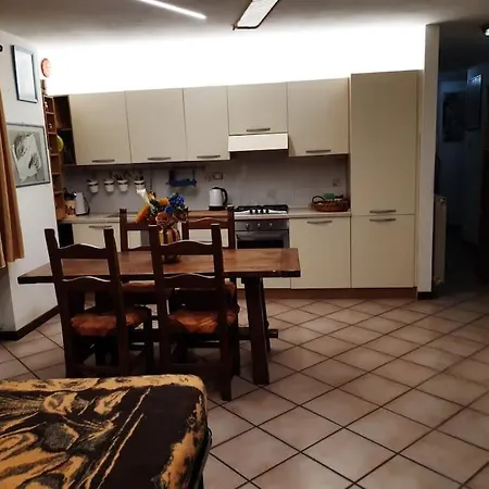 Intero Con Garage Privato Daire *